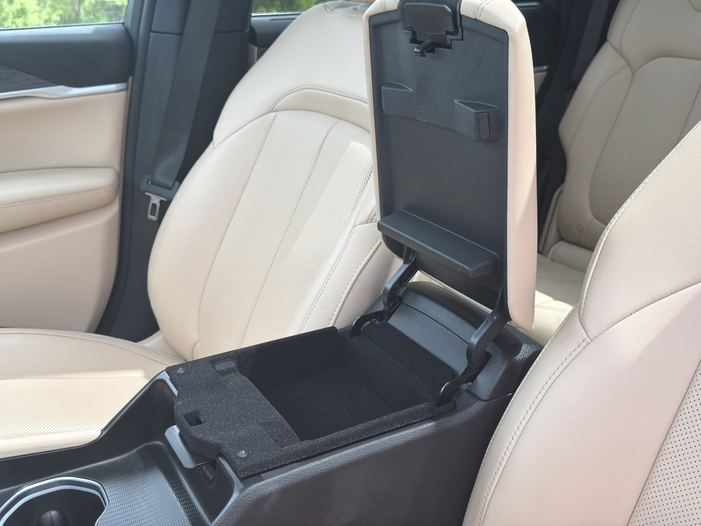 Used 2024 Jeep Grand Cherokee Limited w/ Luxury Tech Group II AWD/4WD image 18