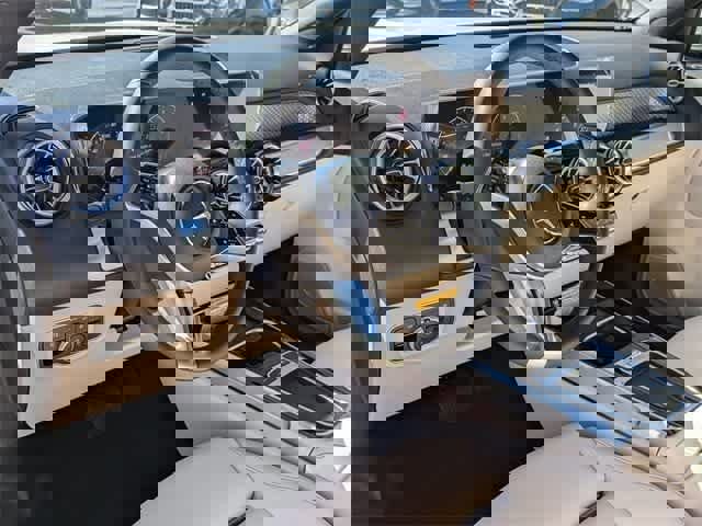 New 2025 Mercedes-Benz GLB 250 image 2