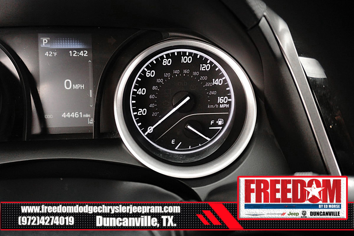 Used 2022 Toyota Camry LE image 30