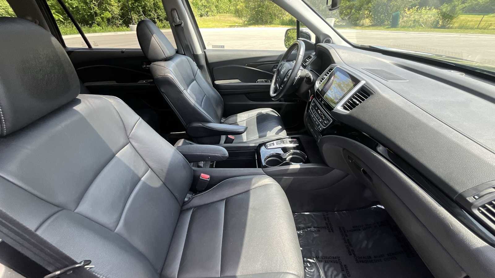 Used 2017 Honda Pilot Touring image 11