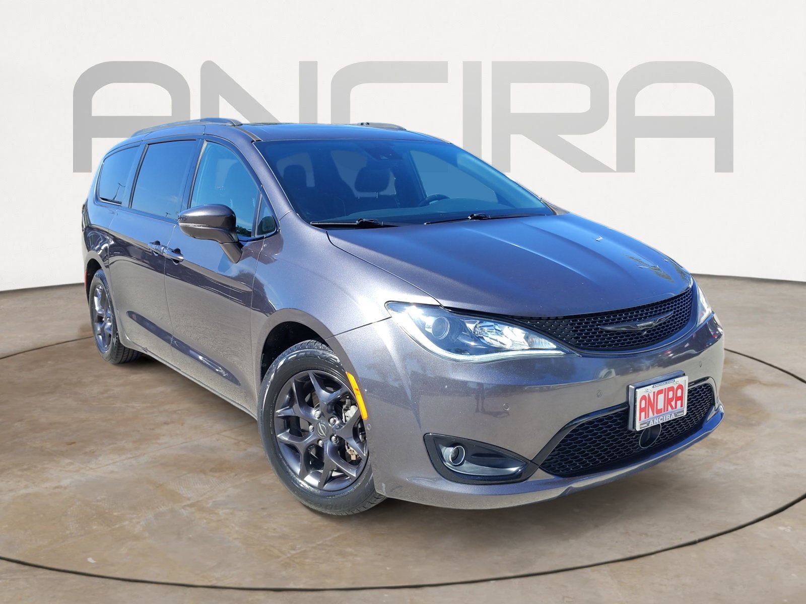 Used 2019 Chrysler Pacifica Limited w/ Advanced Safetytec Group FWD image 4