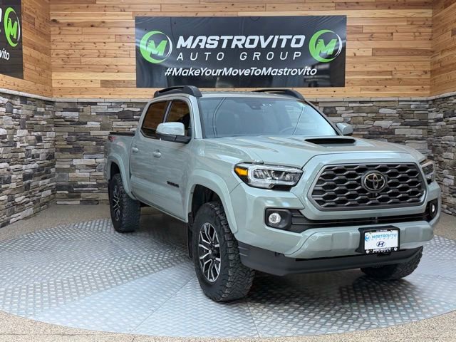 Used 2023 Toyota Tacoma TRD Sport AWD/4WD image 2