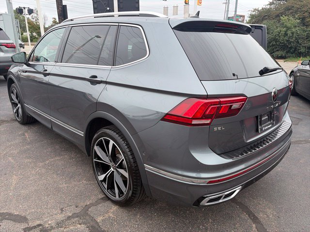Used 2023 Volkswagen Tiguan SEL R-Line AWD/4WD image 4