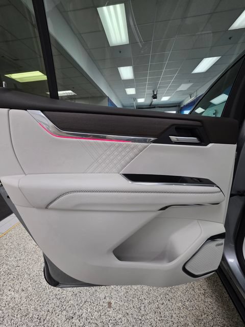 Used 2026 GMC Acadia Denali w/ Super Cruise Package AWD/4WD image 9