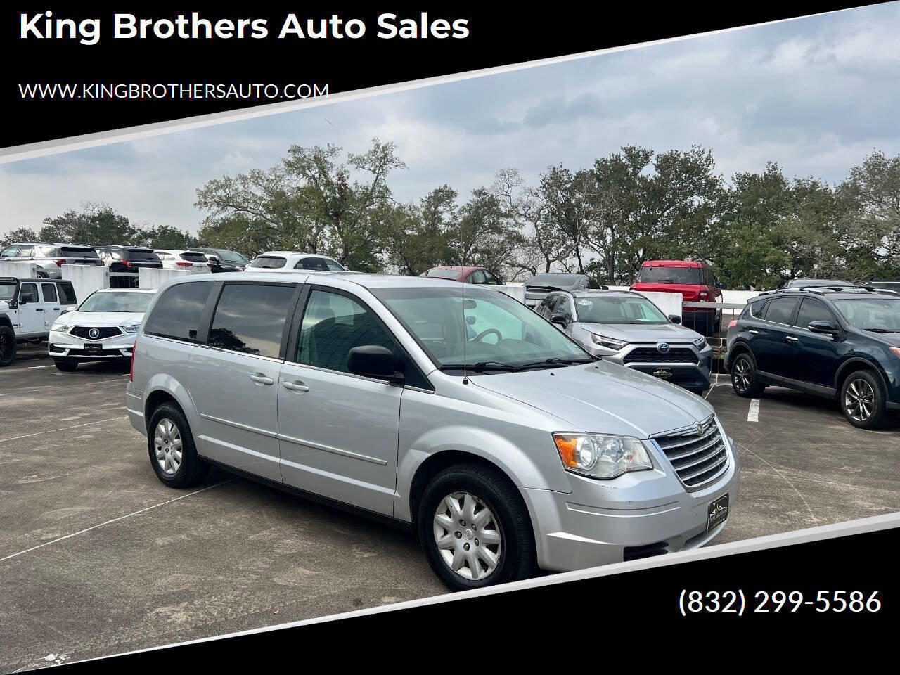 Used 2009 Chrysler Town & Country LX
