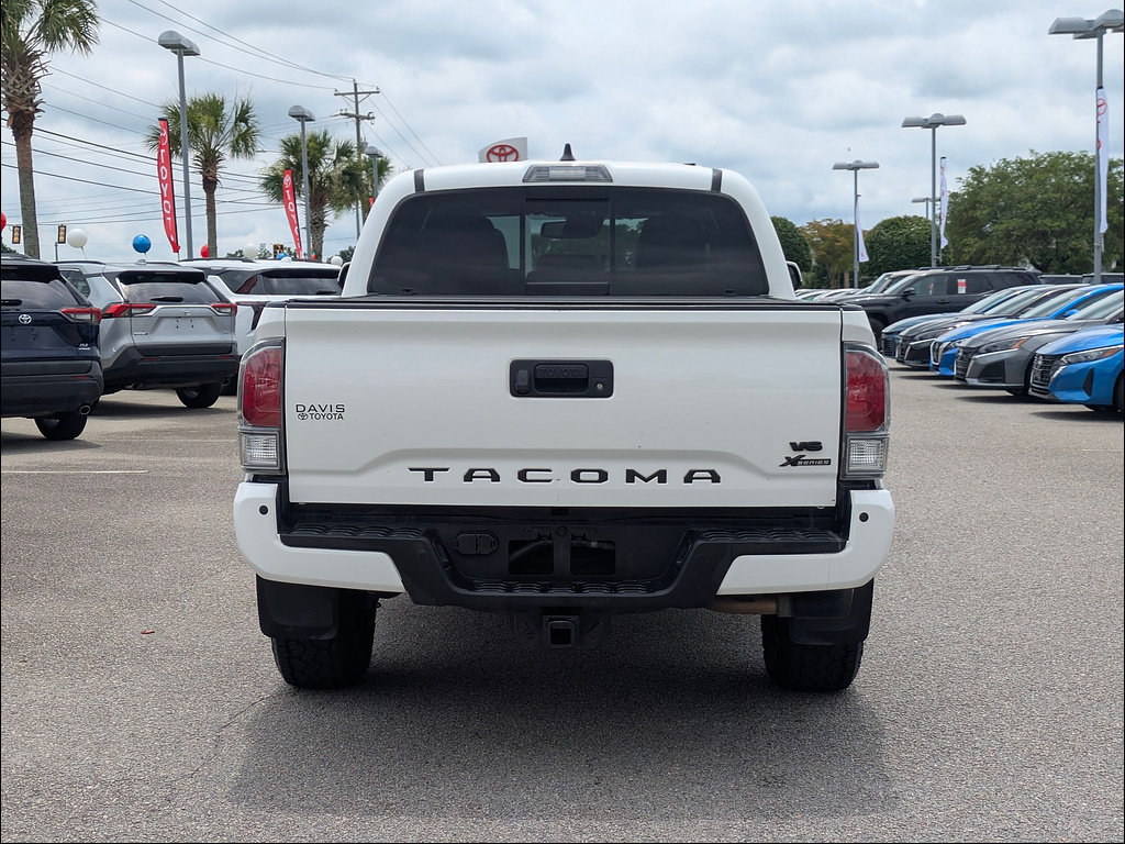 Used 2022 Toyota Tacoma TRD Sport w/ TRD Premium Sport Package AWD/4WD image 4