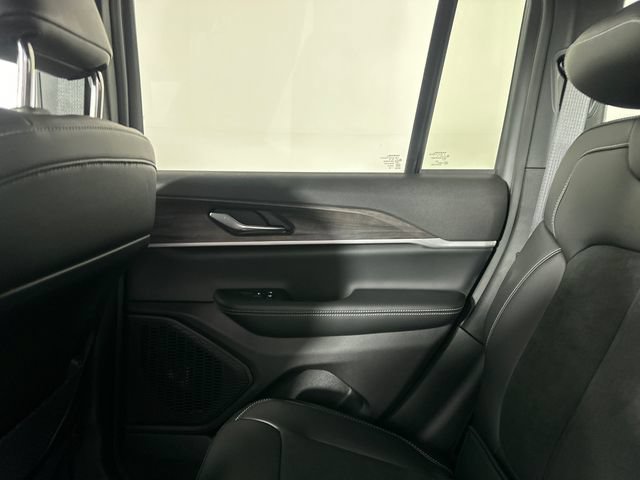 New 2026 Jeep Grand Cherokee Altitude AWD/4WD image 15