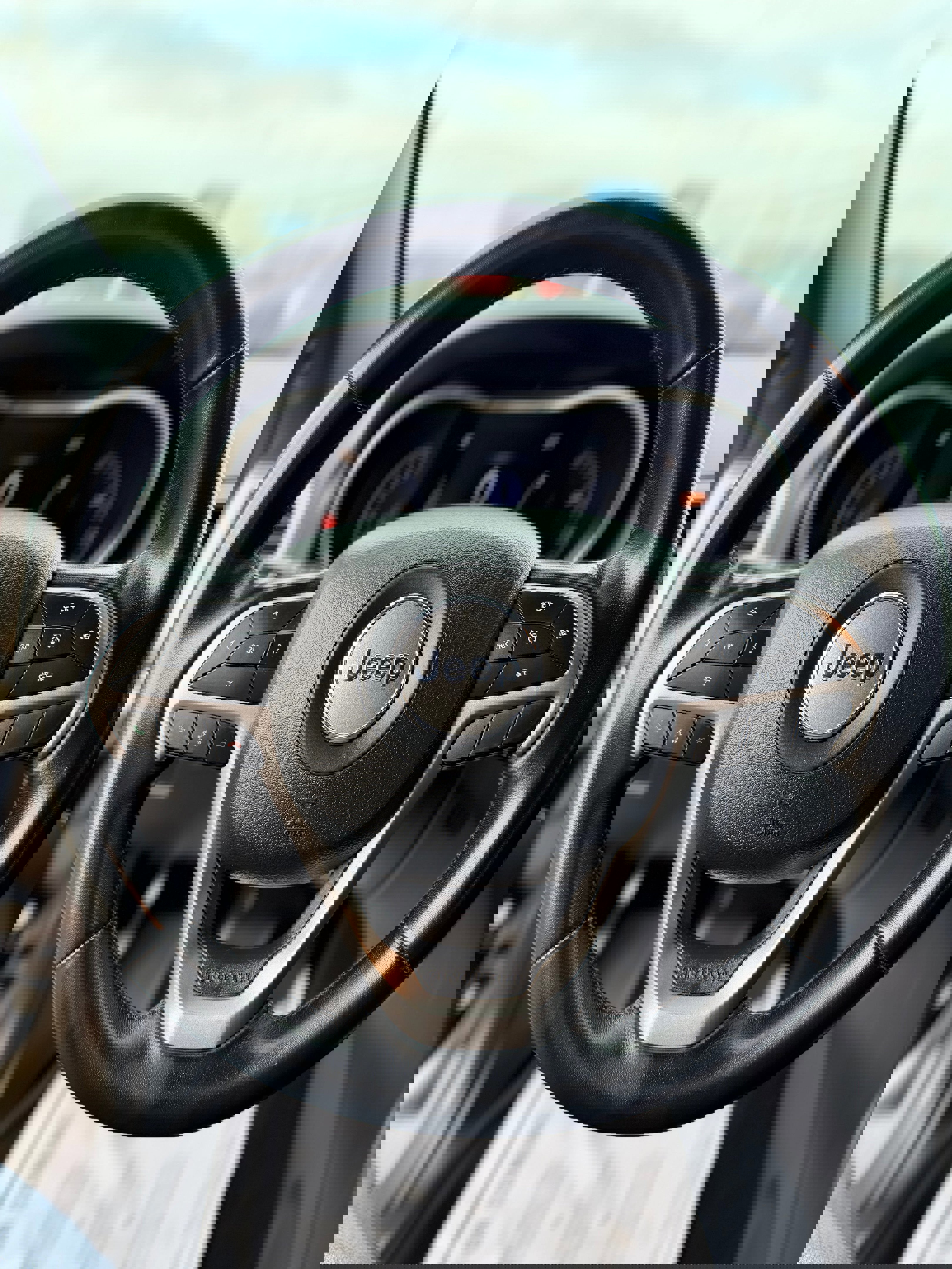 Used 2021 Jeep Grand Cherokee Limited image 14