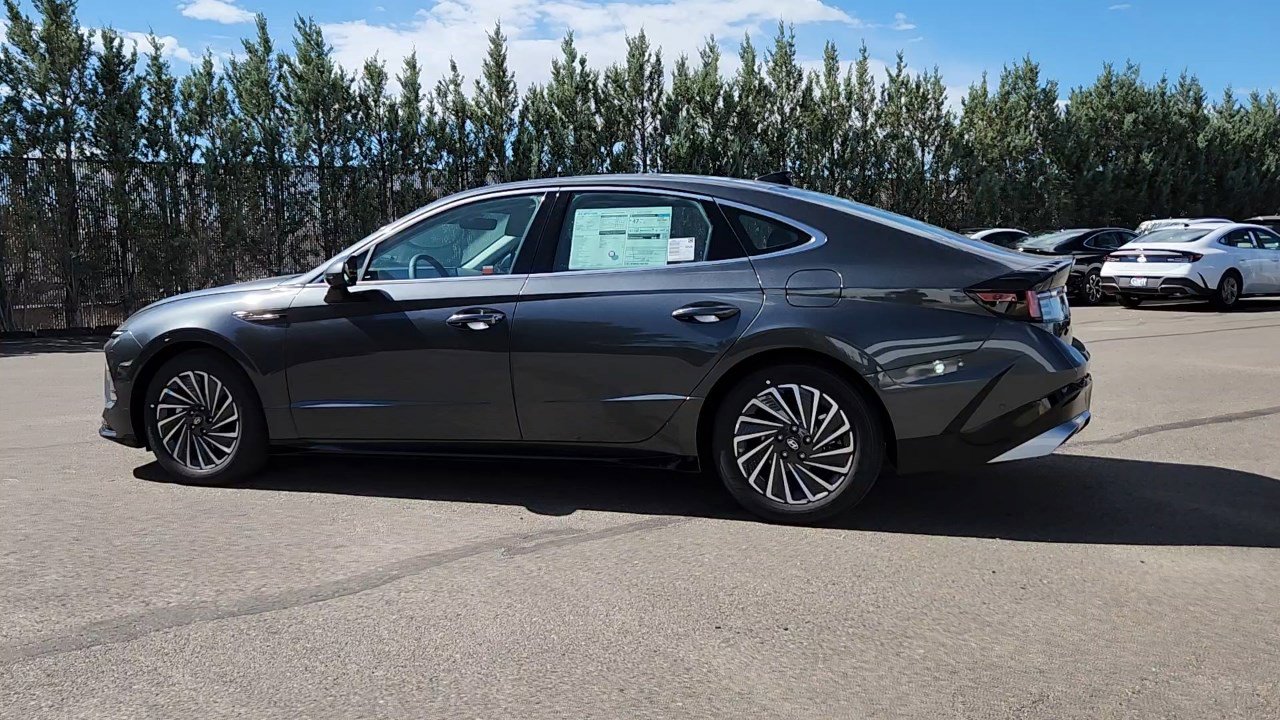 New 2025 Hyundai Sonata Limited image 2