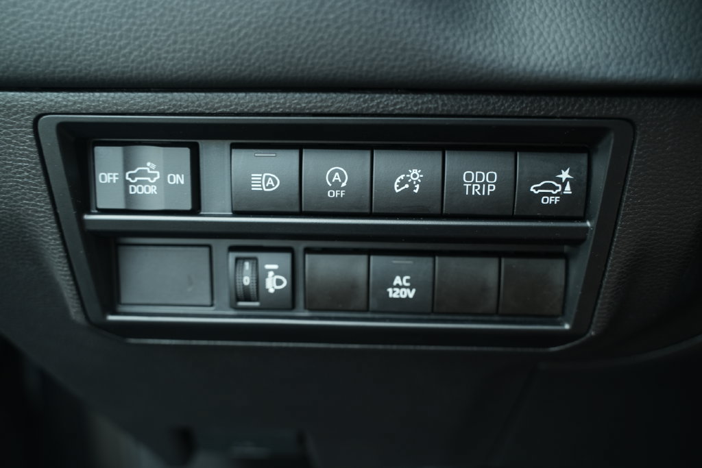Used 2024 Toyota Tundra Limited w/ Power Package RWD image 35