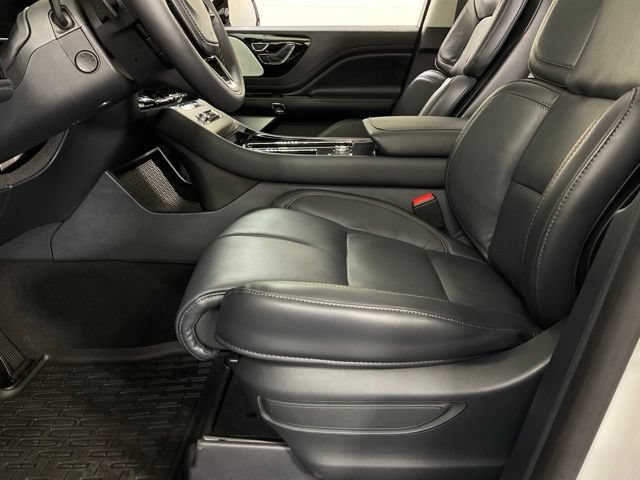 Used 2026 Lincoln Aviator Reserve AWD/4WD image 27