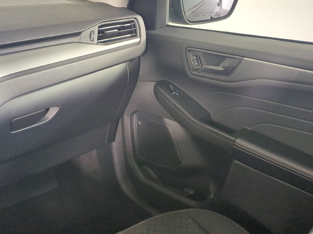 Used 2025 Ford Escape Active FWD image 19