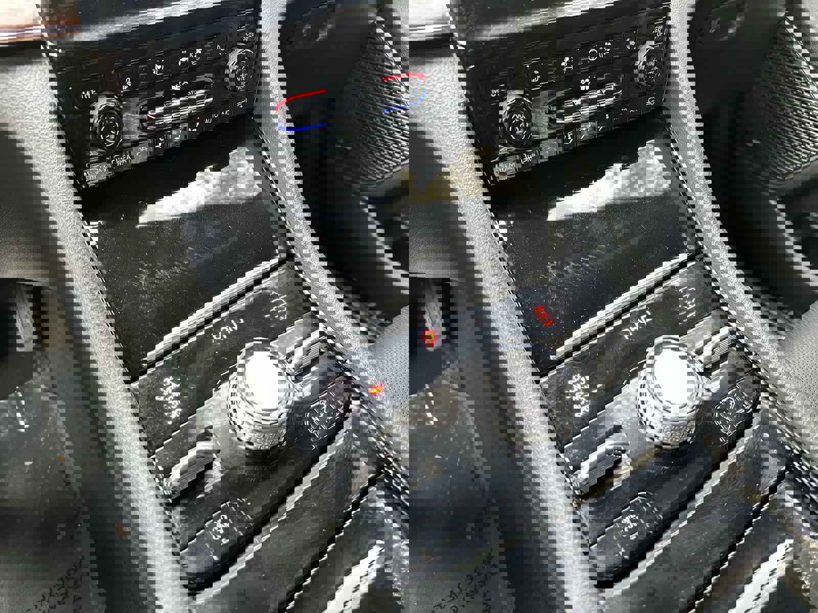 Used 2023 Jeep Grand Cherokee Summit w/ Luxury Tech Group V image 16