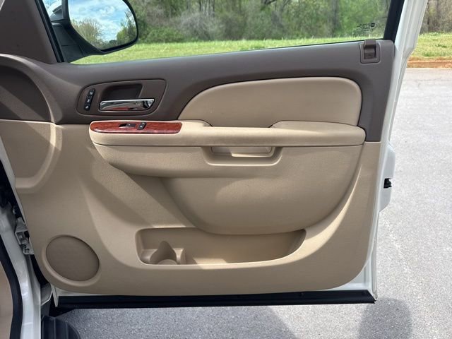 Used 2013 Chevrolet Avalanche LTZ image 9