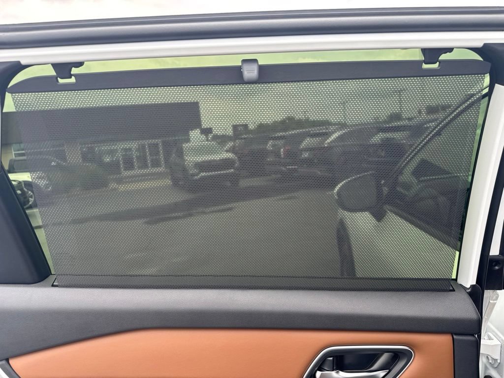 Used 2026 Nissan Rogue Platinum AWD/4WD image 18