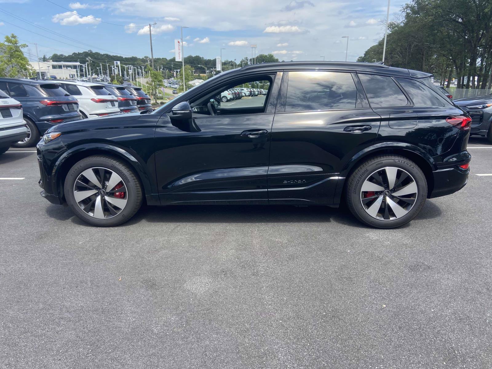 New 2025 Audi SQ6 e-tron Premium Plus image 6