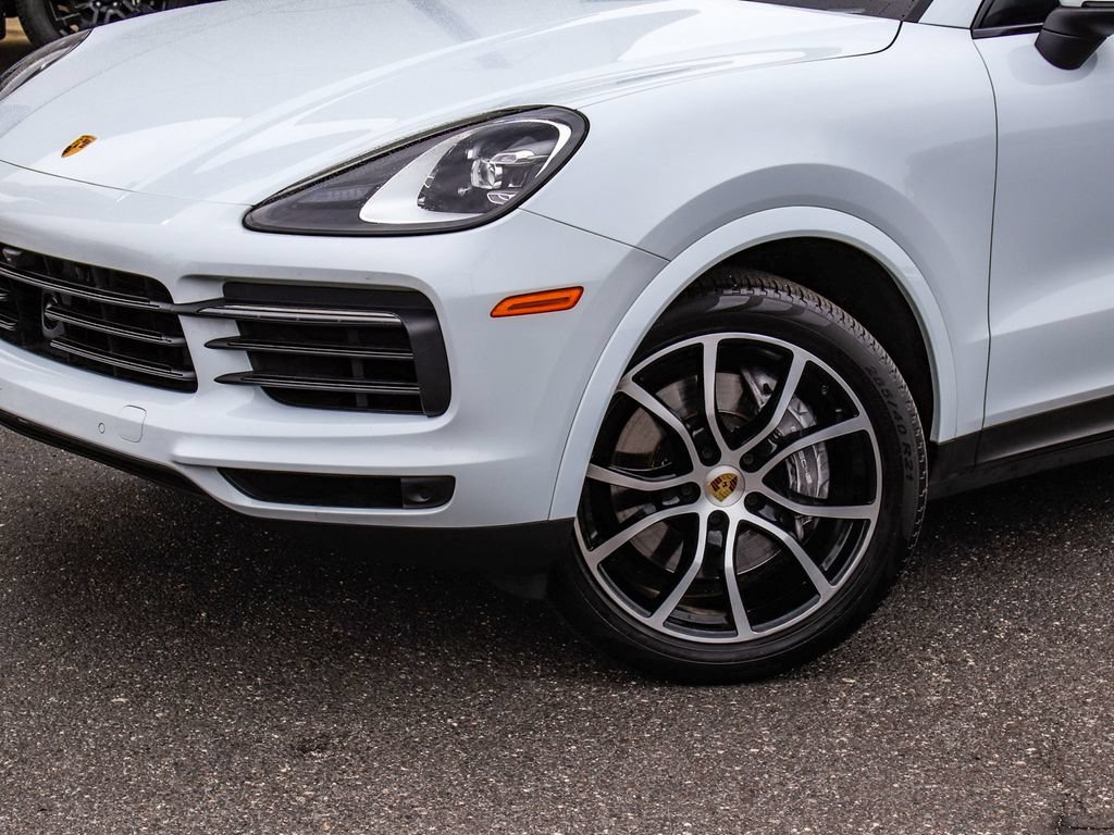 Used 2023 Porsche Cayenne w/ Premium Package AWD/4WD image 49