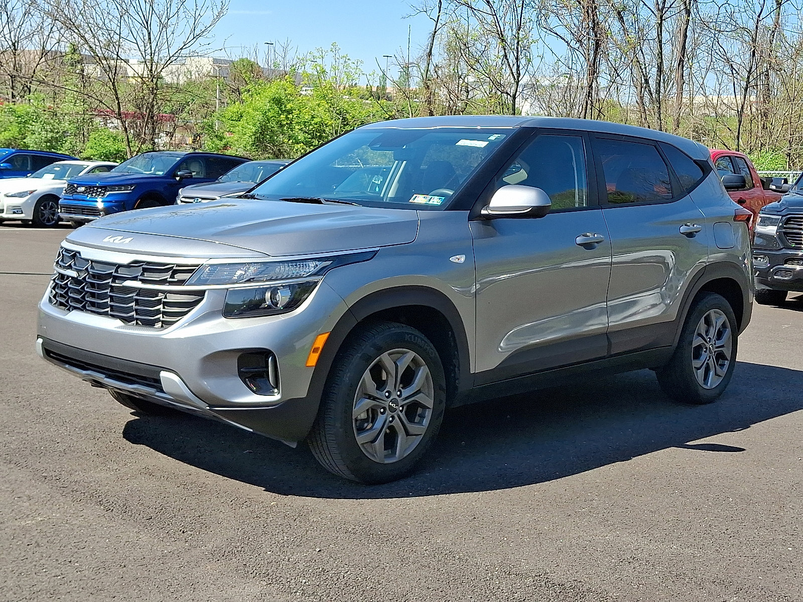Used 2024 Kia Seltos LX AWD/4WD image 3