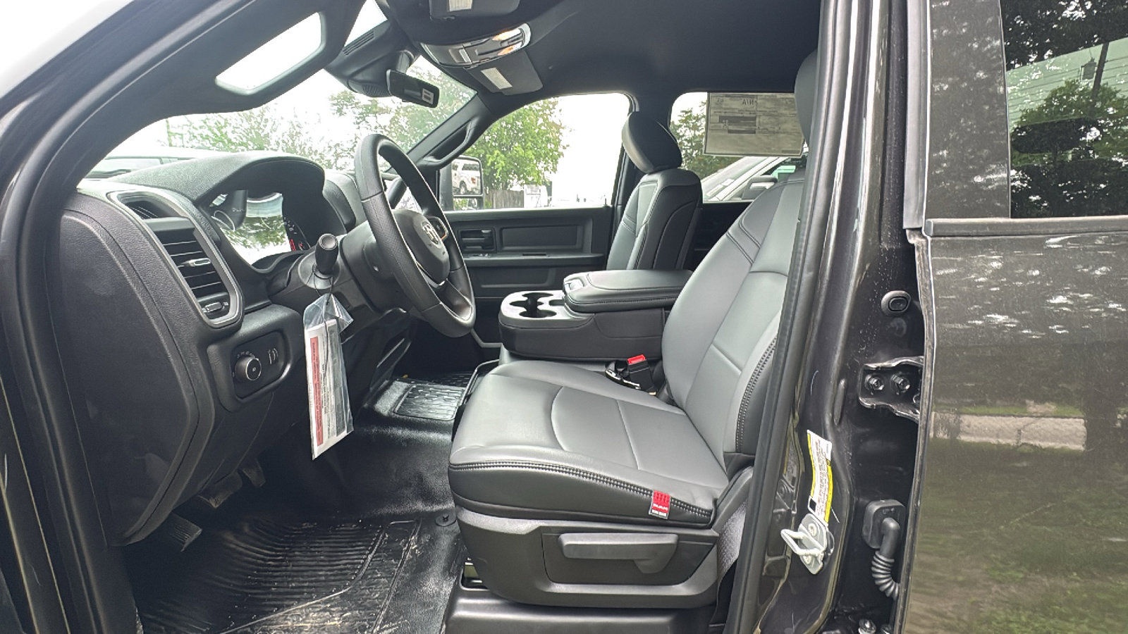 New 2026 RAM 5500 Tradesman AWD/4WD image 9