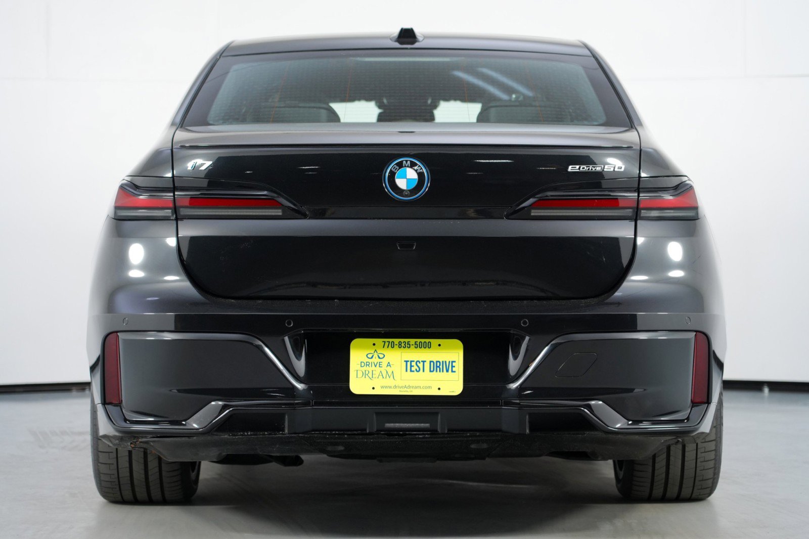 Used 2024 BMW i7 eDrive50 w/ M Sport Package image 11