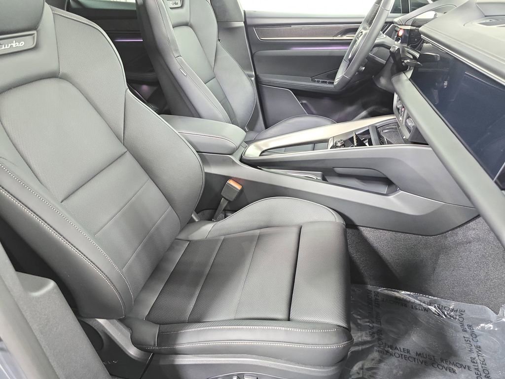 Used 2025 Porsche Macan Turbo Electric AWD/4WD image 27
