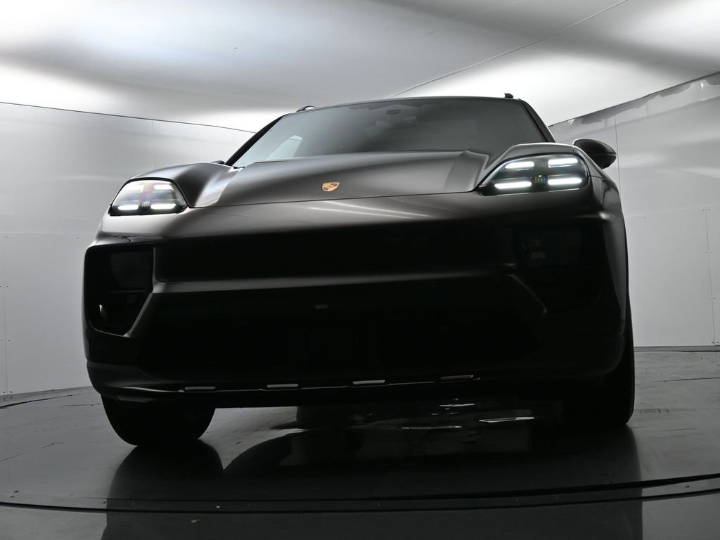Certified 2025 Porsche Macan 4 Electric image 59