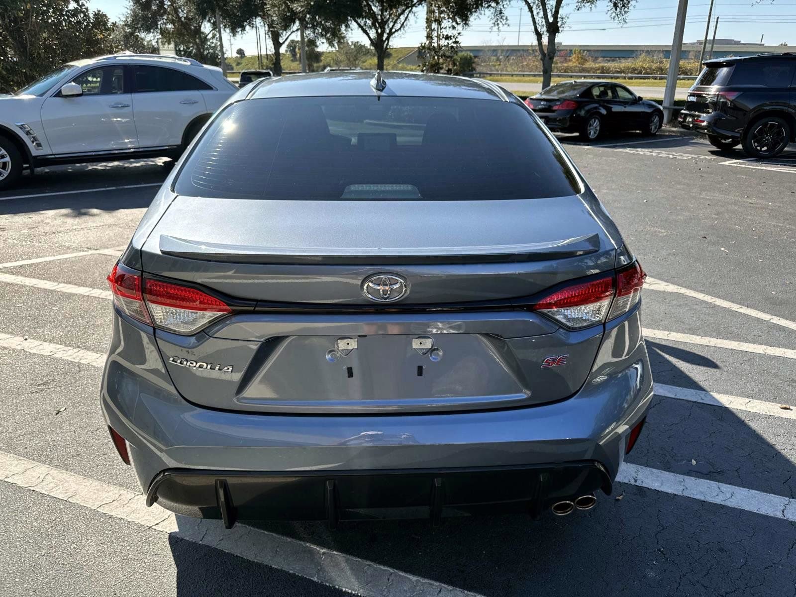 Used 2025 Toyota Corolla SE image 3