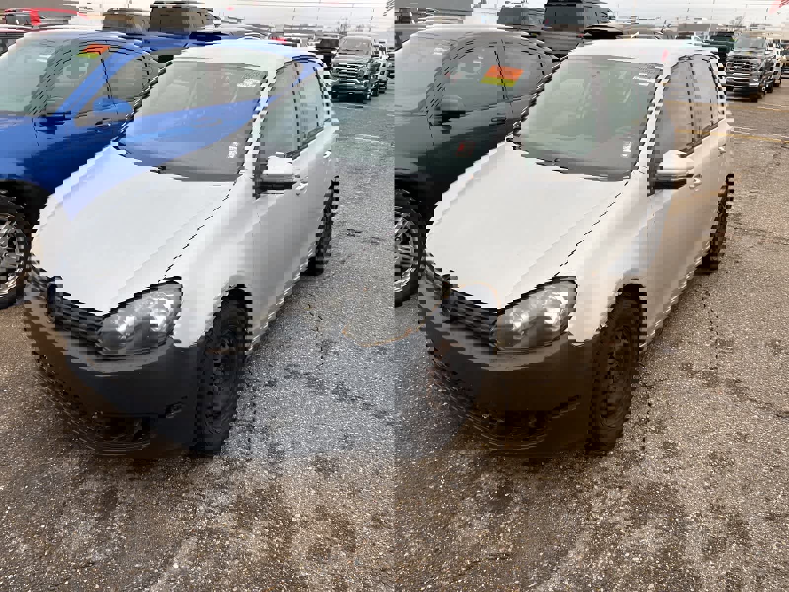 Used 2010 Volkswagen Golf 4-Door image 2