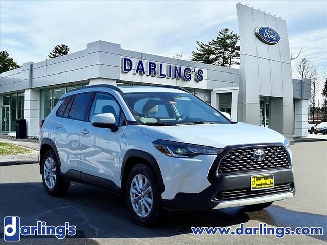 Used 2022 Toyota Corolla Cross LE w/ Moonroof Package image 3