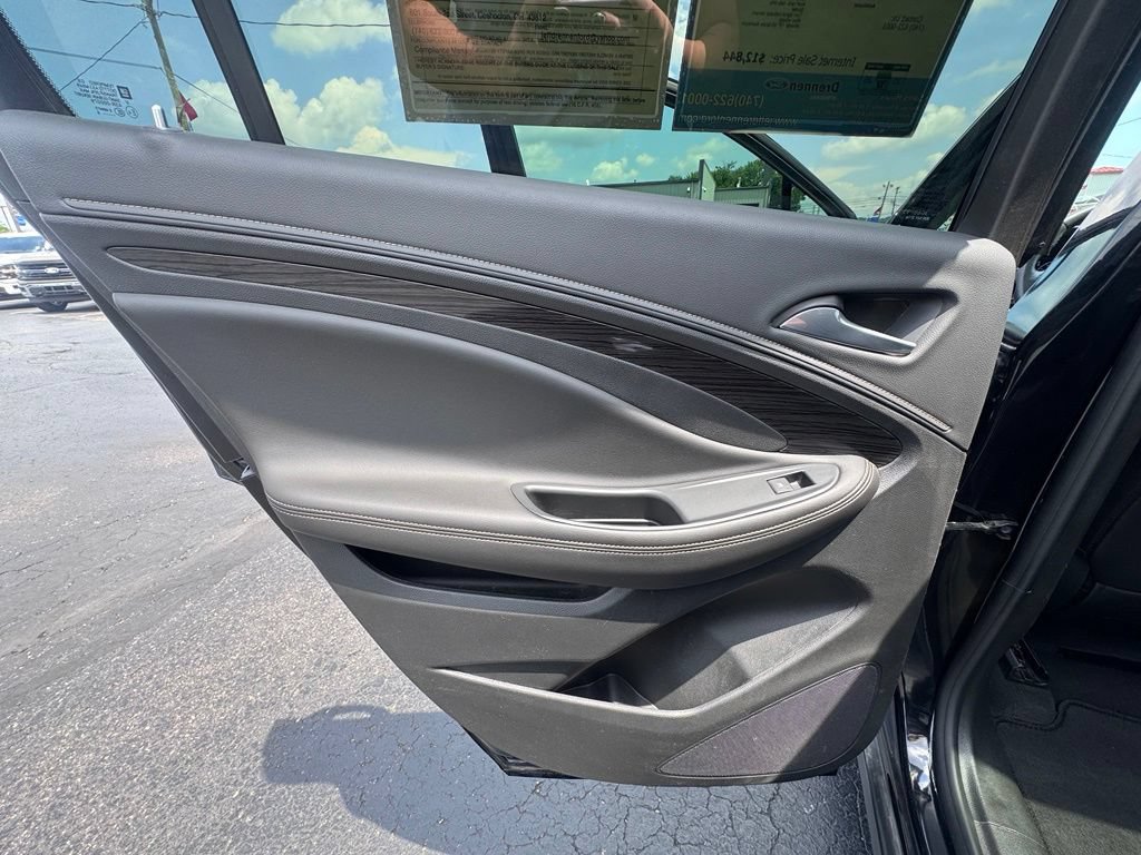 Used 2016 Buick Envision Premium AWD/4WD image 21