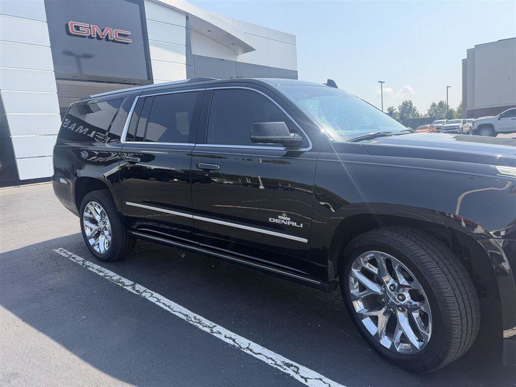 Used 2018 GMC Yukon XL Denali w/ Open Road Package AWD/4WD image 10