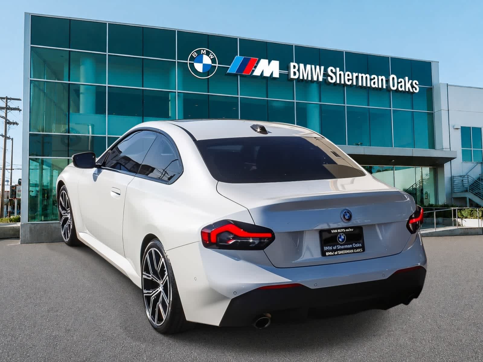 Used 2023 BMW 230i Coupe w/ Convenience Package RWD image 7