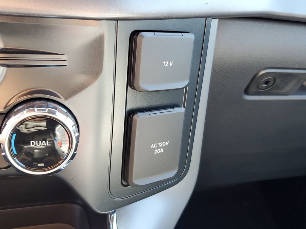 New 2025 Ford F150 XLT image 28