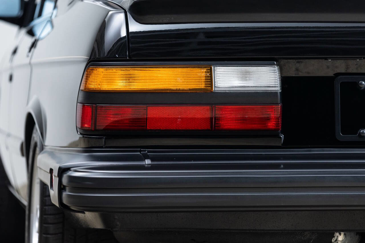 Used 1988 BMW M5 image 18