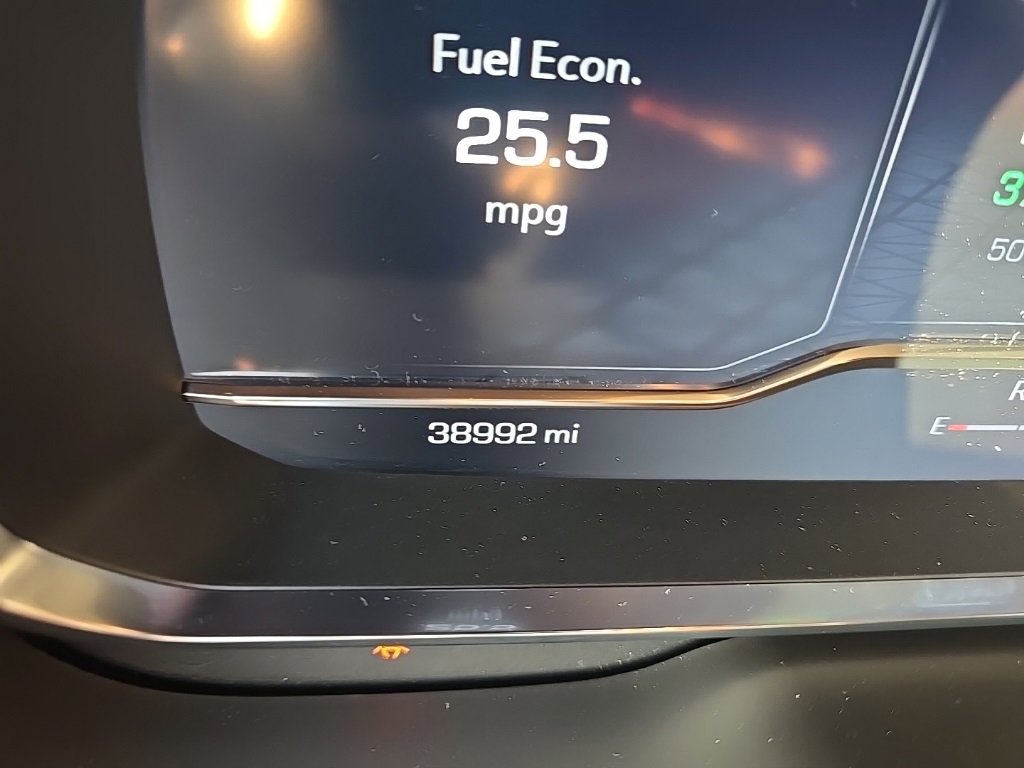 Used 2023 GMC Yukon SLT image 35