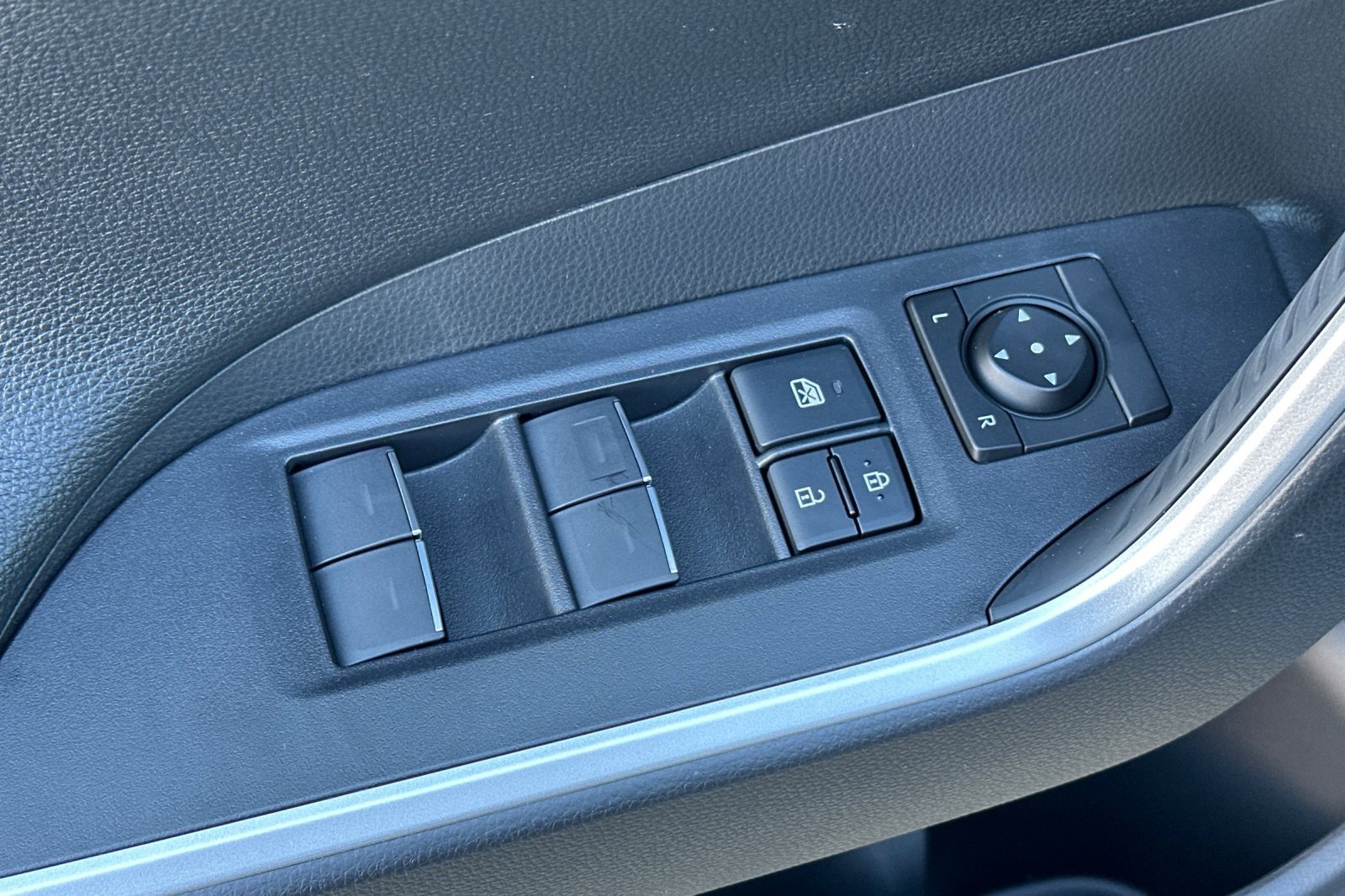 Certified 2025 Toyota RAV4 XSE image 18