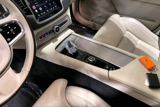 Certified 2024 Volvo XC90 T8 Ultimate w/ Protection Package Premier AWD/4WD image 18