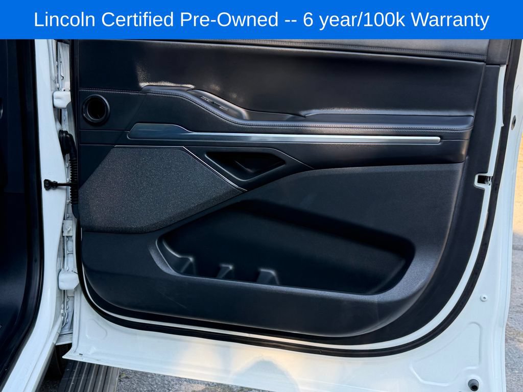 Certified 2025 Lincoln Navigator Reserve AWD/4WD image 18