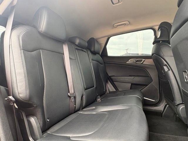 Used 2026 Kia Sportage EX FWD image 27