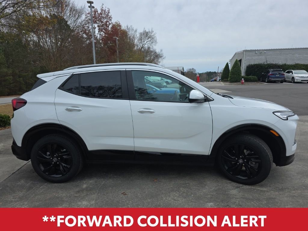 Used 2024 Buick Encore GX Sport Touring image 9
