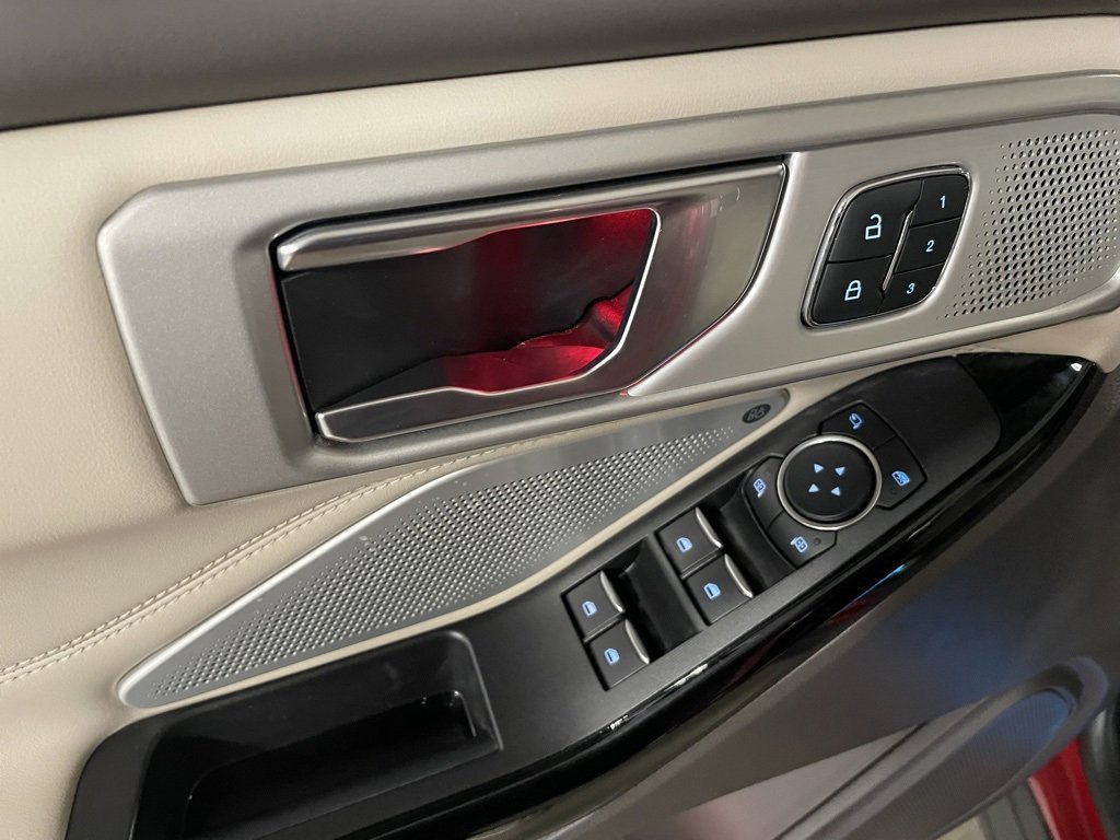 Used 2022 Ford Explorer Platinum w/ Equipment Group 601A image 12