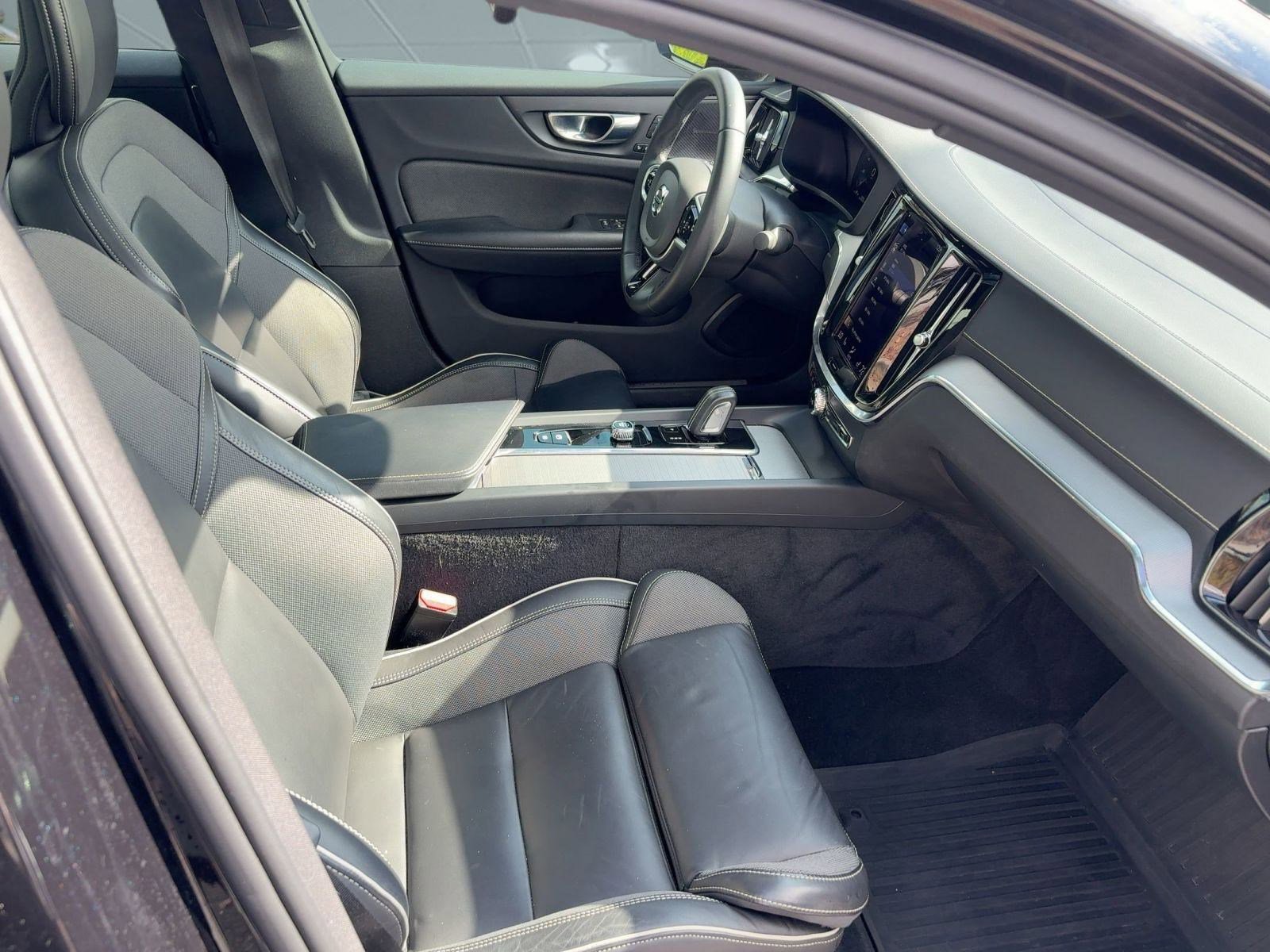 Certified 2022 Volvo S60 B5 R-Design w/ Advanced Package image 29