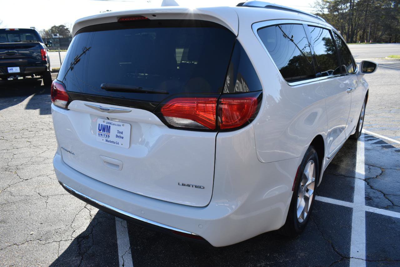 Used 2020 Chrysler Pacifica Limited image 6