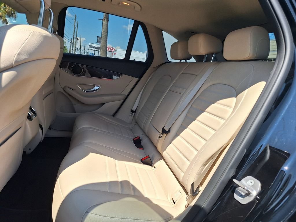 Used 2021 Mercedes-Benz GLC 300 image 21