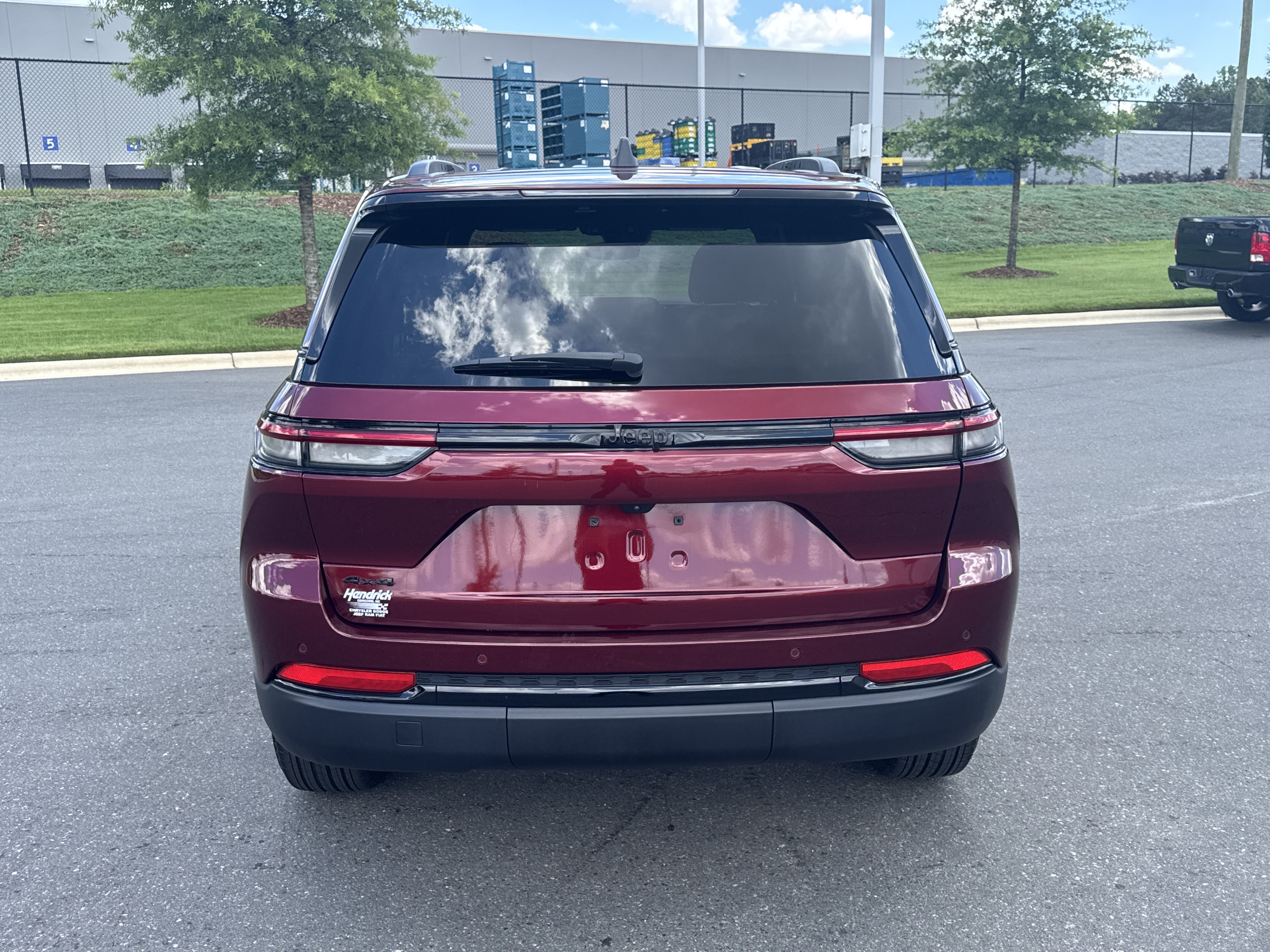 Certified 2024 Jeep Grand Cherokee Altitude AWD/4WD image 9