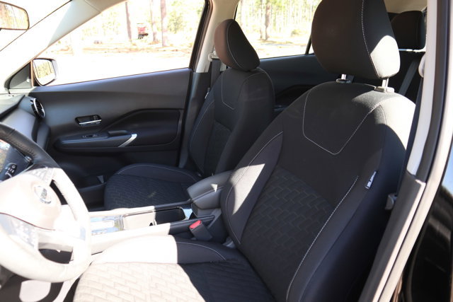 Used 2021 Nissan Kicks SV image 11