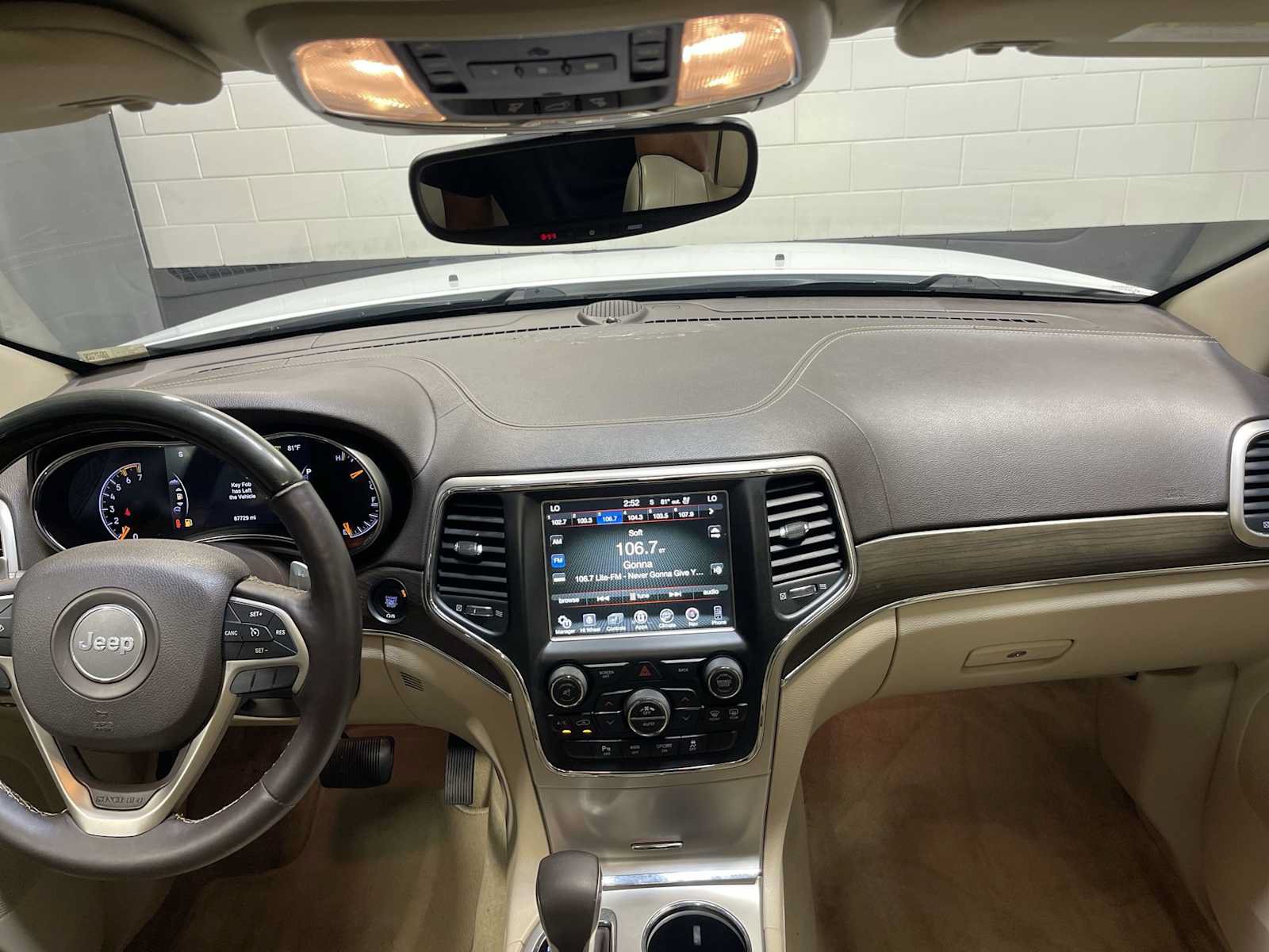 Used 2017 Jeep Grand Cherokee Overland AWD/4WD image 10