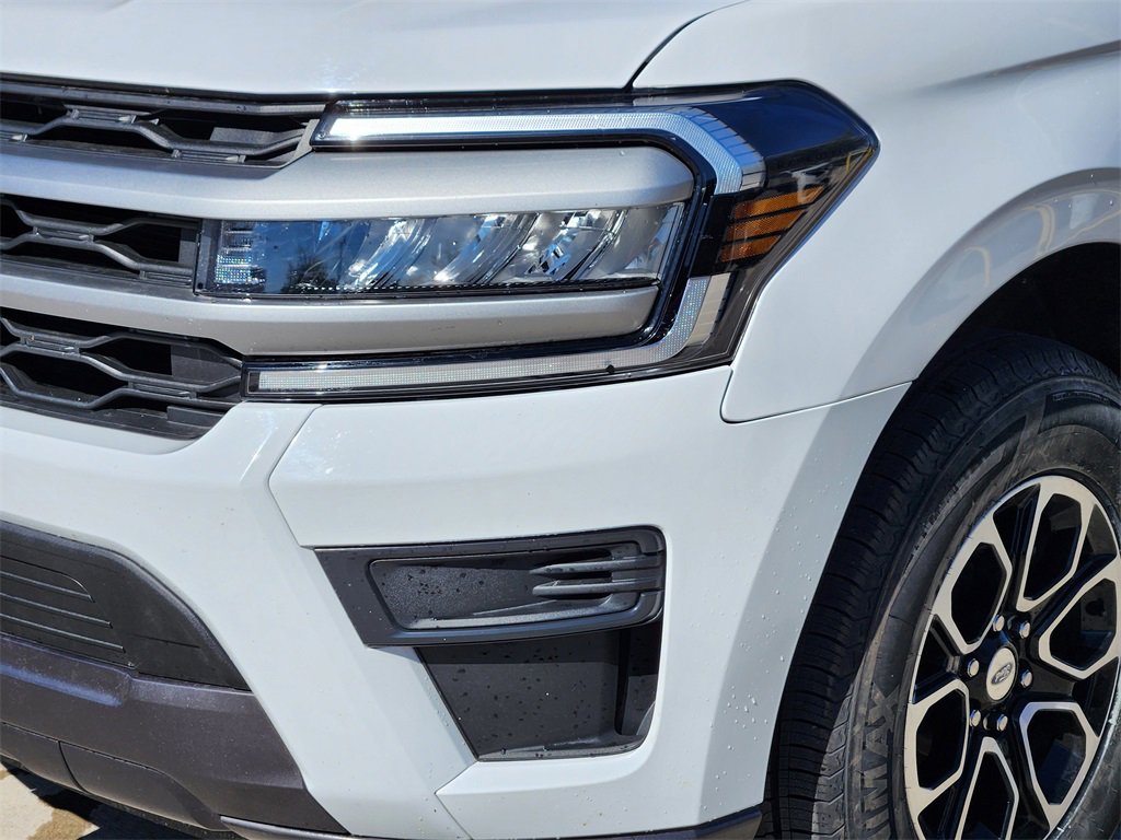 Used 2024 Ford Expedition Max XLT image 10