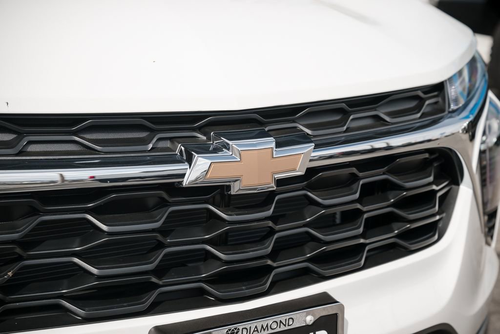 New 2026 Chevrolet Trax LT w/ Driver Confidence Package FWD image 11