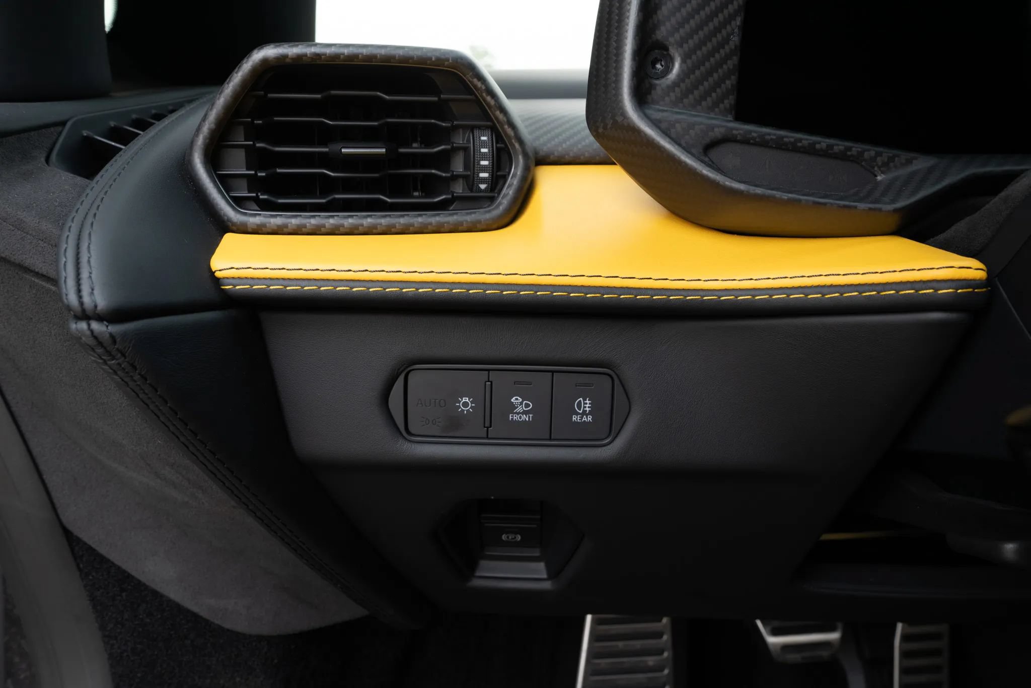 Used 2024 Lamborghini Revuelto AWD/4WD image 57